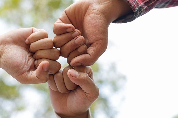 حامی کودکان باشیم